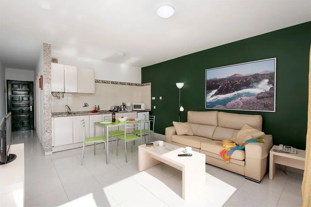 Rocas Blancas Apartments Puerto del Carmen  Aparthotel Puerto del Carmen (Lanzarote)
